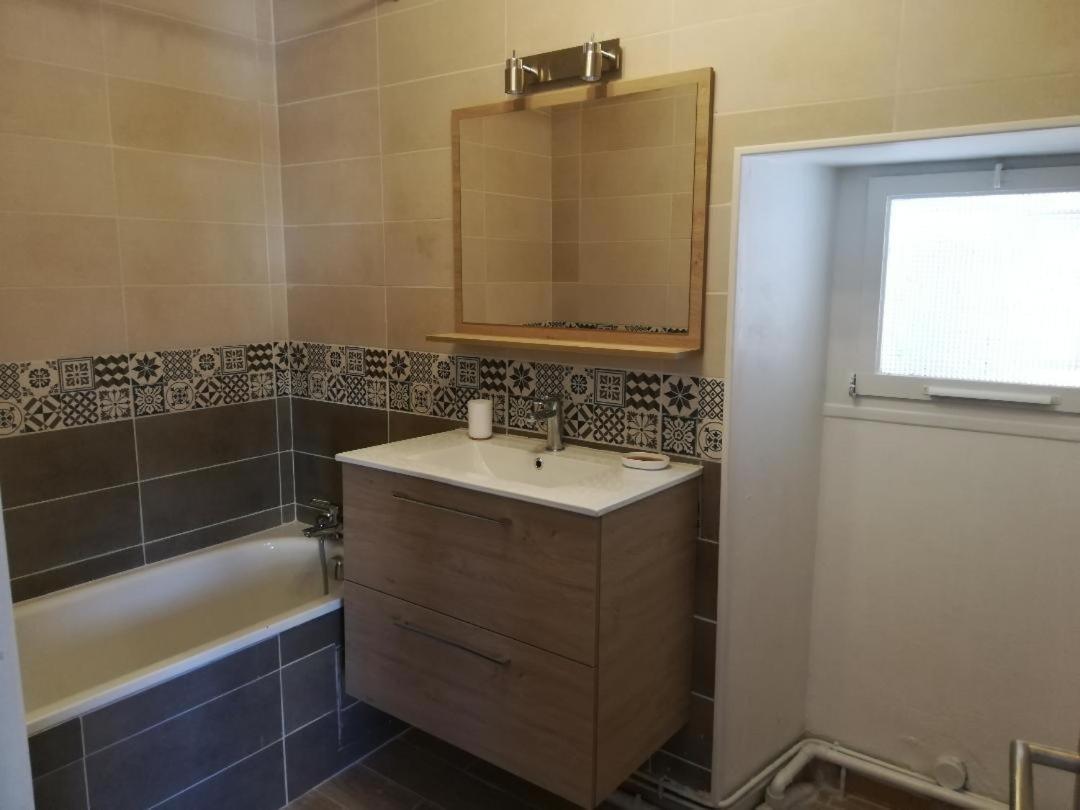 Appartement T2 Dans Le Centre Ville D'Angouleme Luaran gambar