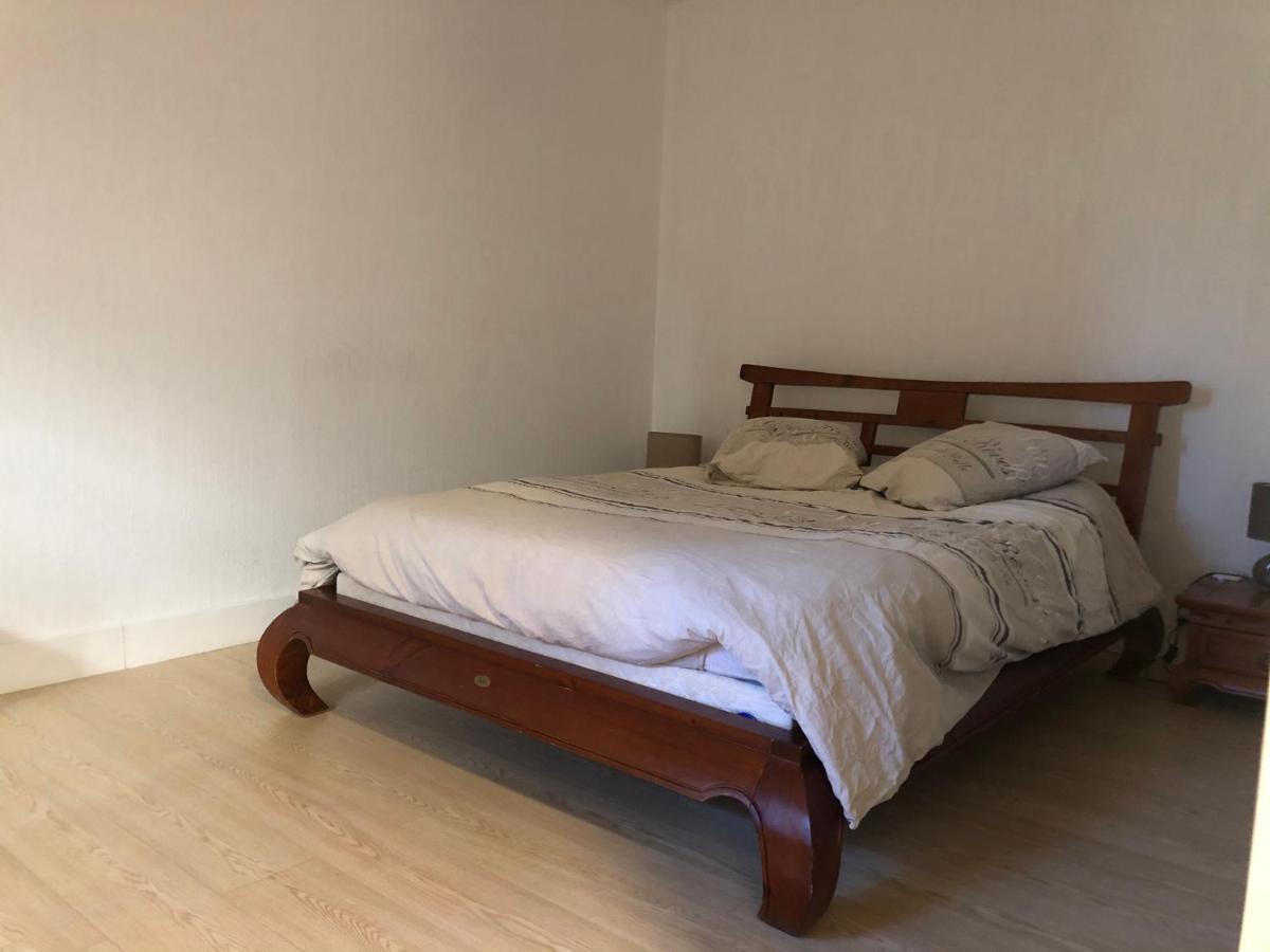 Appartement T2 Dans Le Centre Ville D'Angouleme Luaran gambar